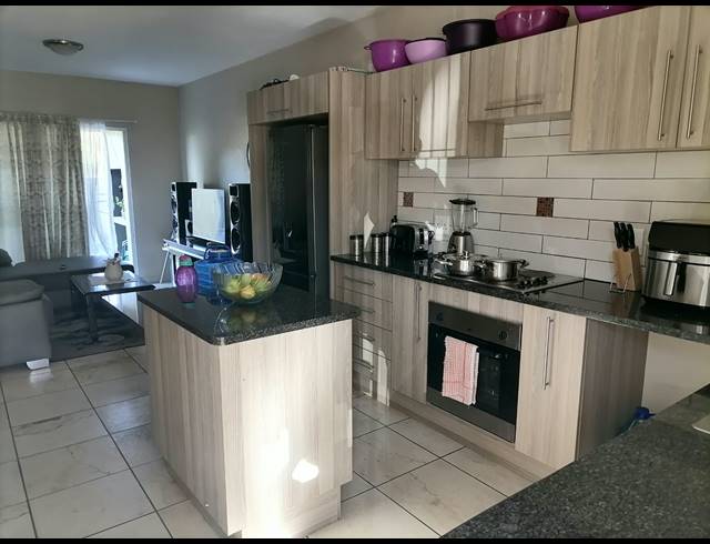 2 BEDROOM APARTMENT FOR SALE IN WATERVAL EAST